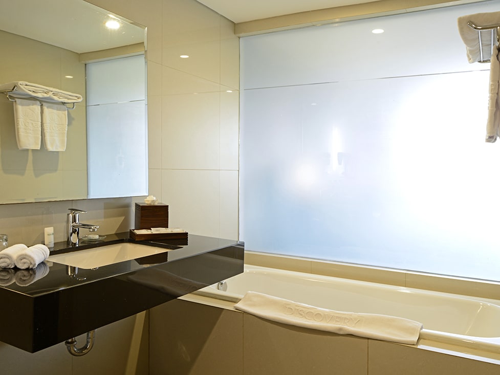 Family Room - Bathroom - Discovery Ancol