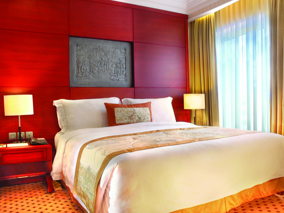 Junior Suite - Bedroom - Hotel Borobudur Jakarta