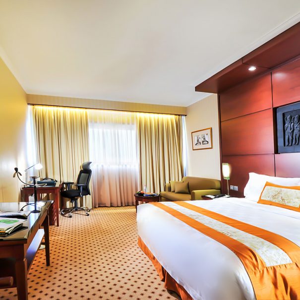 Superior Room - Bedroom - Hotel Borobudur Jakarta