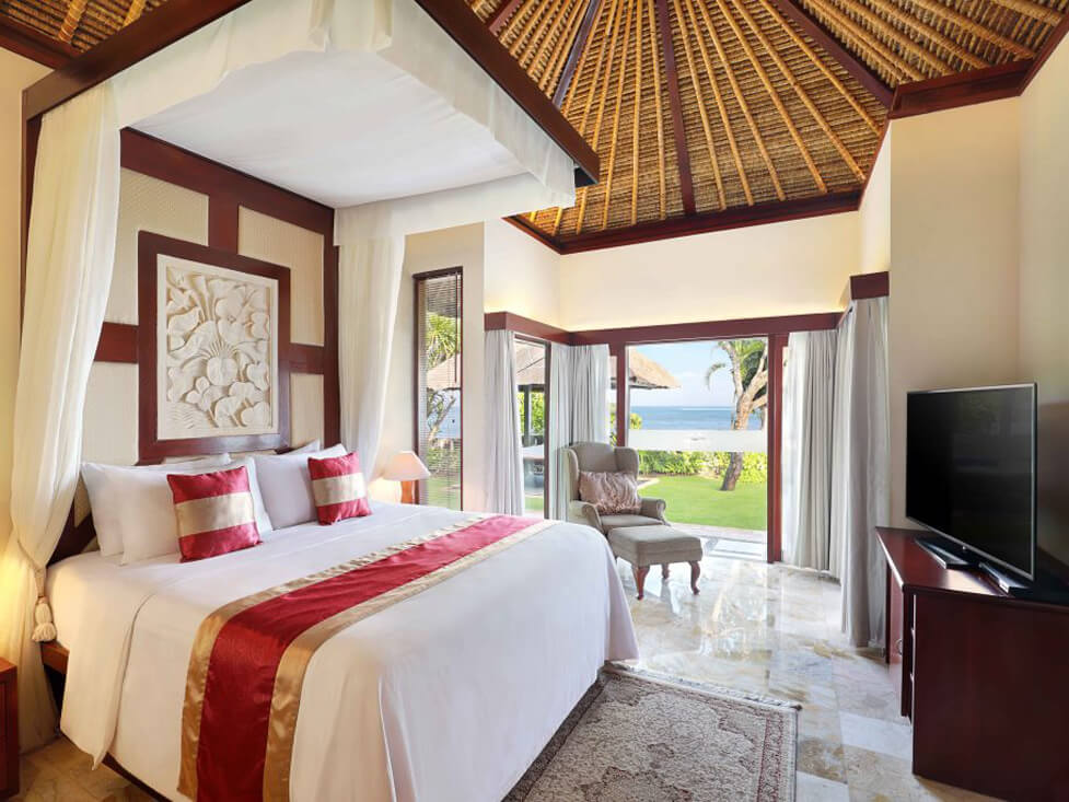 Beachfront Villa - Bedroom - Discovery Kartika Plaza Hotel