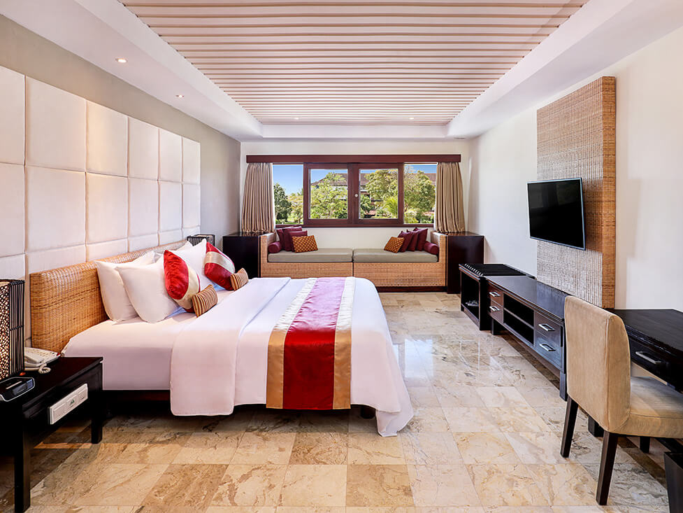 Discovery Suite - King Bedroom - Discovery Kartika Plaza Hotel