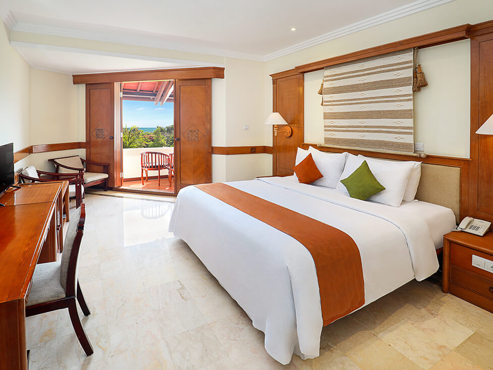 Family Suite - King Bedroom - Discovery Kartika Plaza Hotel