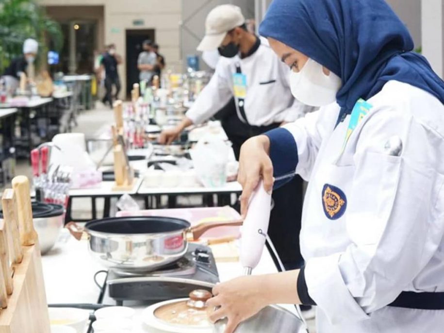 Sambut HUT Jakarta, Discovery Hotels & Resorts Gelar Lomba Masak Makanan Betawi